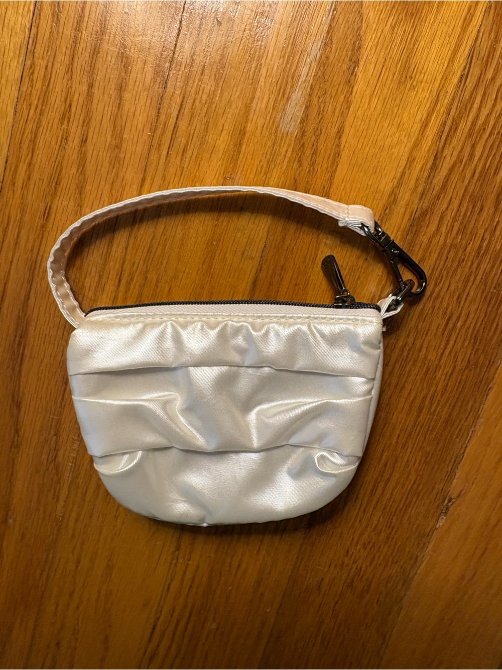 lug Metallic Diamond Disco Pouch NWOT - Picture 2 of 3